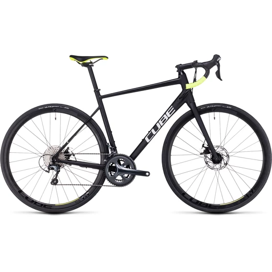 CUBE ATTAIN RACE BLACK N WHITE 2023 FÉRFI ORSZÁGÚTI KERÉKPÁR